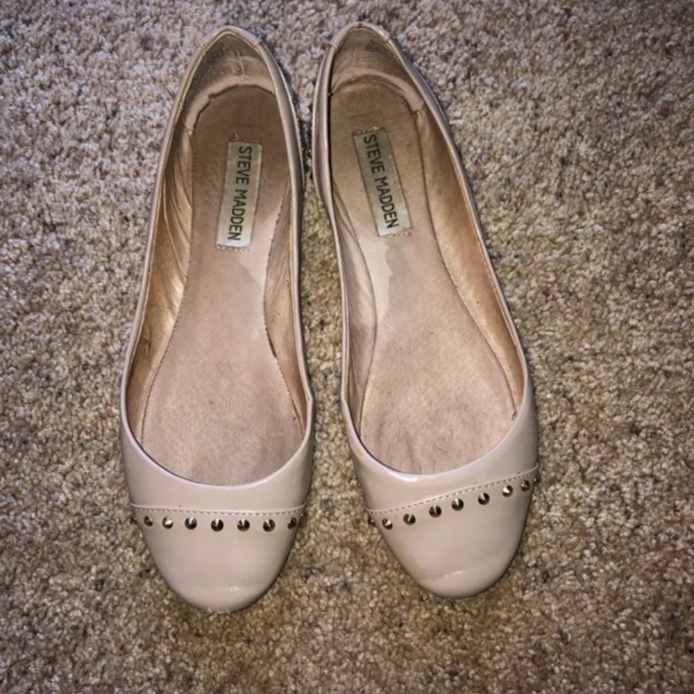 Steve Madden nude leather flats